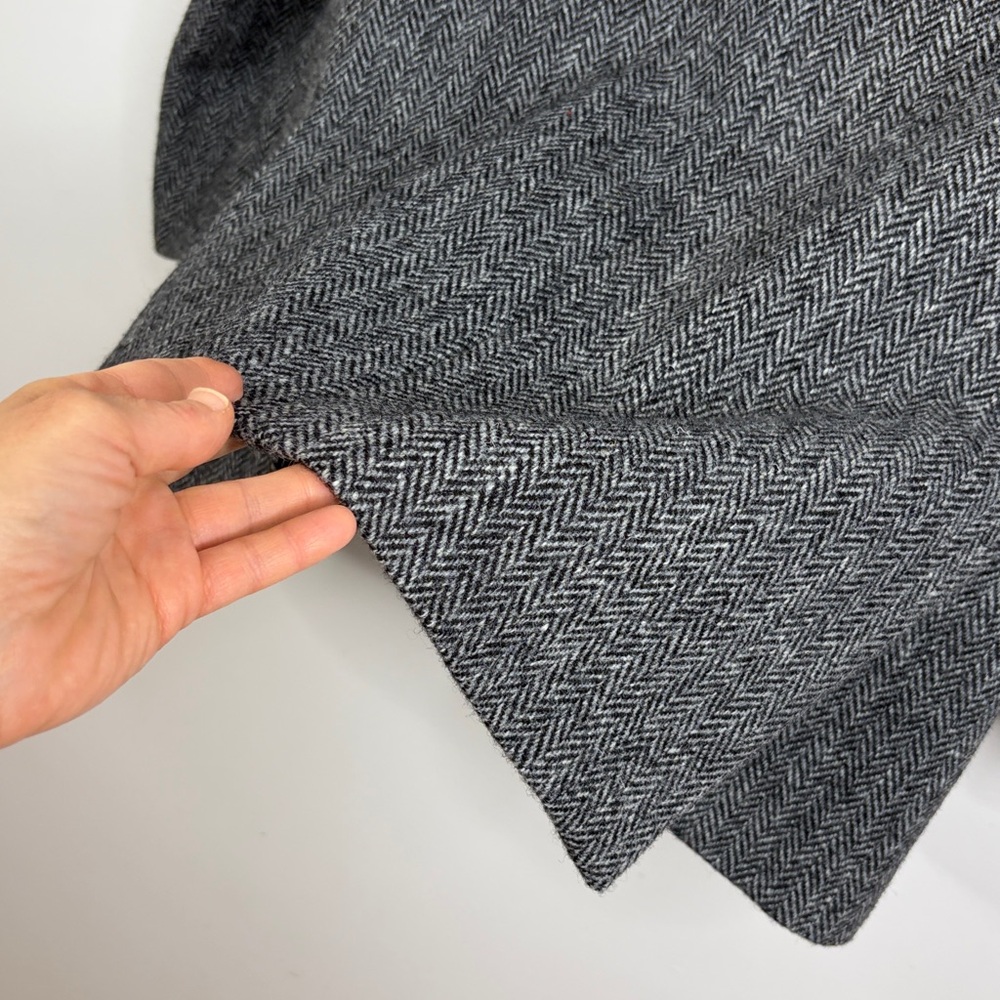 Men's Gray Herringbone Wool Blazer - Picture 10 of 16